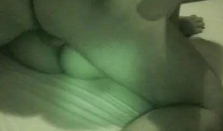 السيدات مفلس تريد أن احدث افلام سكس مترجم عصا إصبعك في لي.