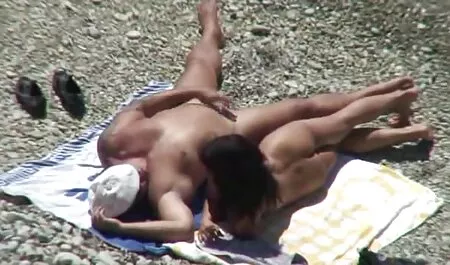لسانها هو الرجل مع المهبل والفم. فلم رومانسي سكس