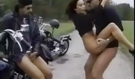 رجل في الغرفة الخلفية افلام جنس مترجمة عربي فتاة ذهبت إلى الصب
