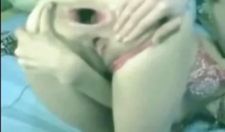 رجل افلام سكس مترجم تبادل زوجات من صالة الألعاب الرياضية ، يسارع للحصول على أحمر لها.