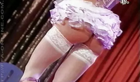 لأول مرة في موقف للسيارات ، ثم التالي تبا أحدث افلام سكس مترجم