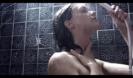 بعد تجريد افلام سكس ايطالي مترجم ، قرر اللعب مع الاستمناء.