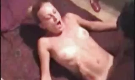 للبدء ، افلام ايطالية للكبار سكس أنام مع فتاة ، منتصف الصدر.